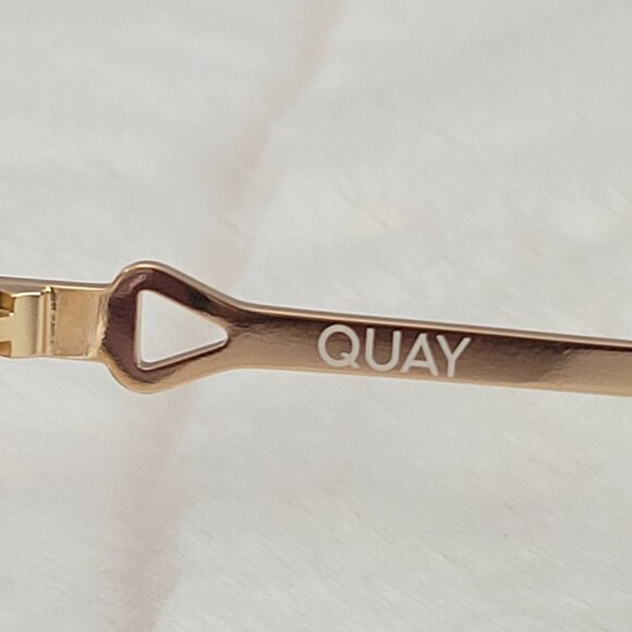 QUAY // ltd ed brown tortoise detail butterfly frame with brown fade lenses